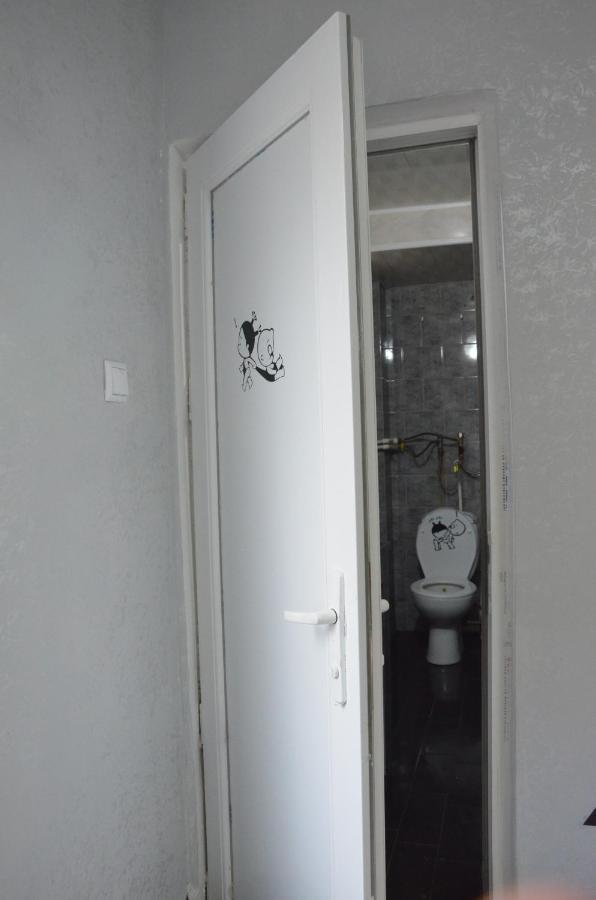 Hostel California 巴统 外观 照片