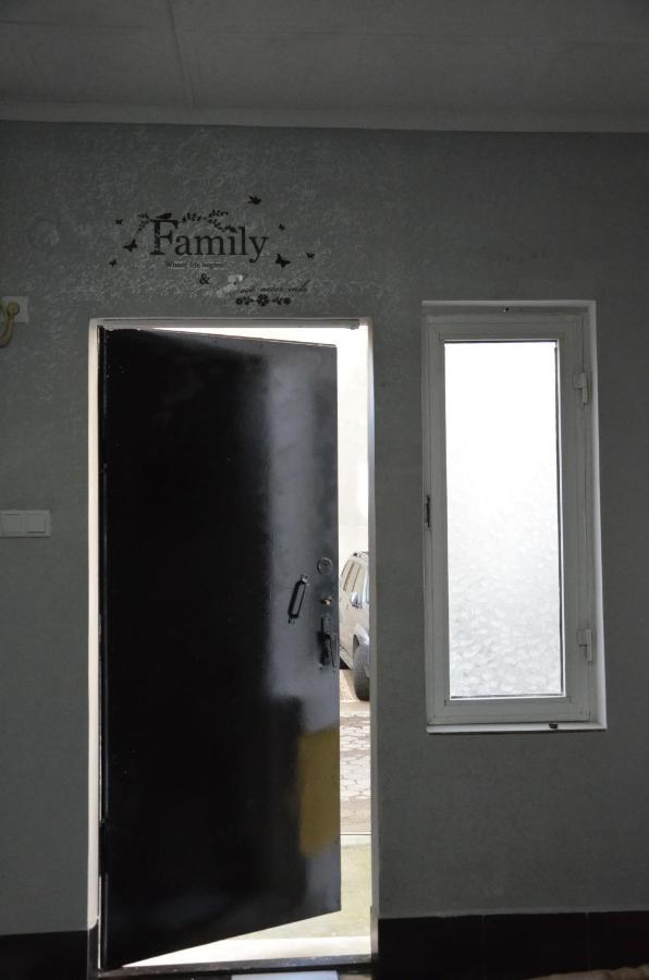 Hostel California 巴统 外观 照片