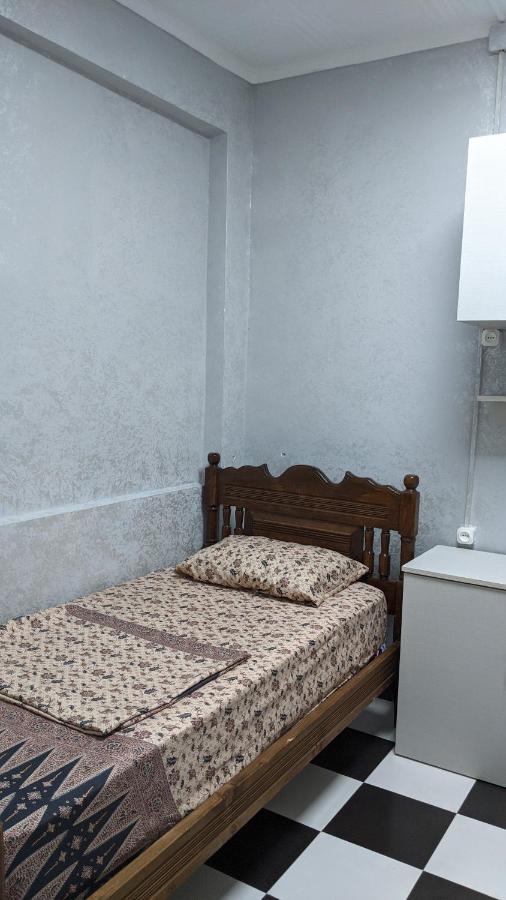 Hostel California 巴统 外观 照片