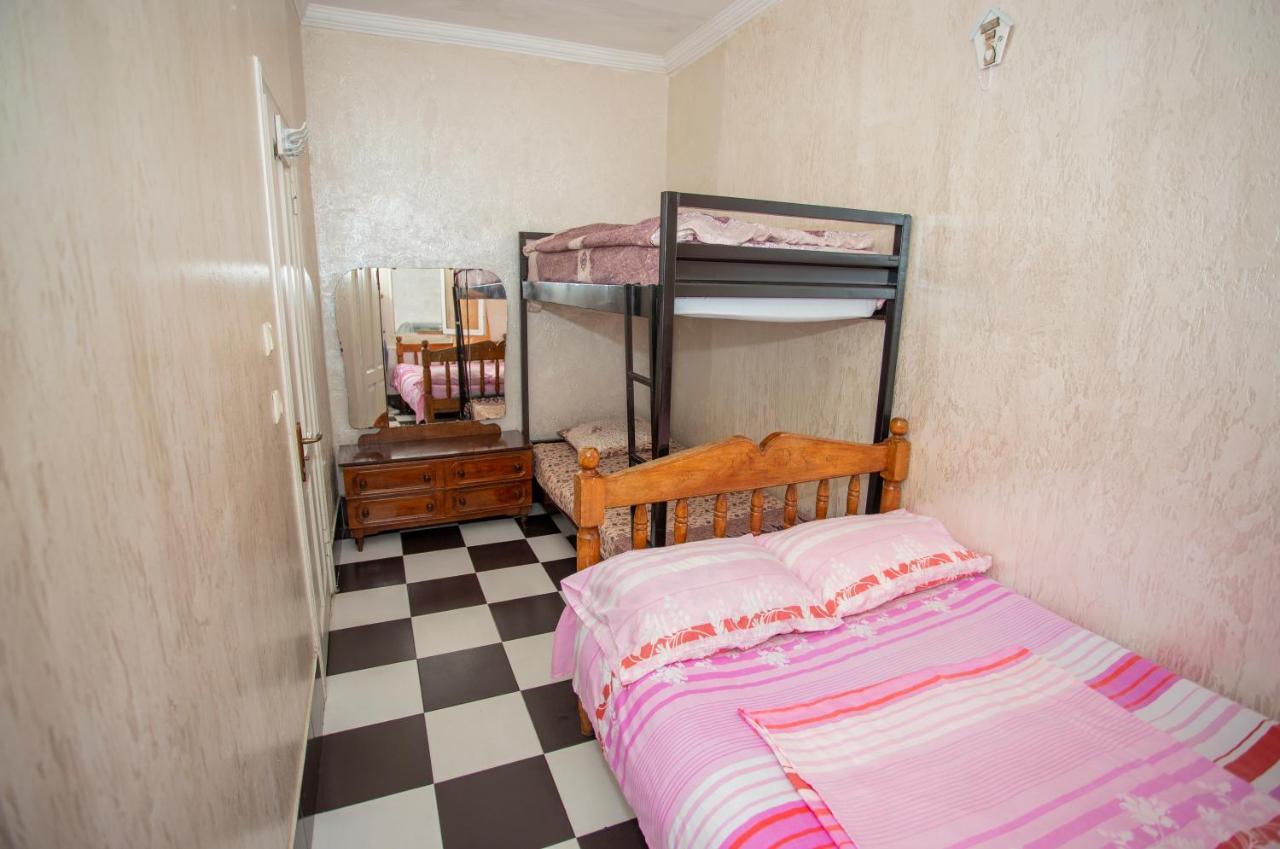 Hostel California 巴统 外观 照片