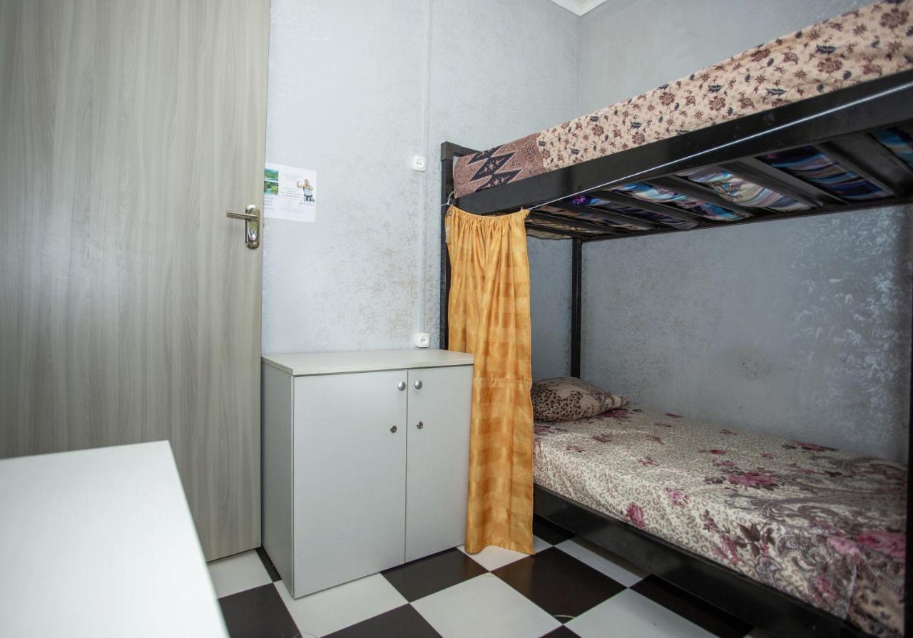 Hostel California 巴统 外观 照片