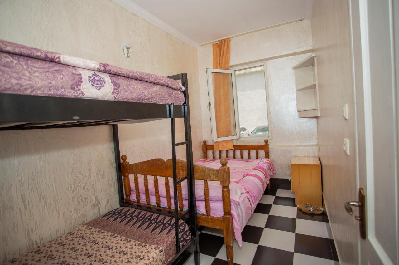 Hostel California 巴统 外观 照片